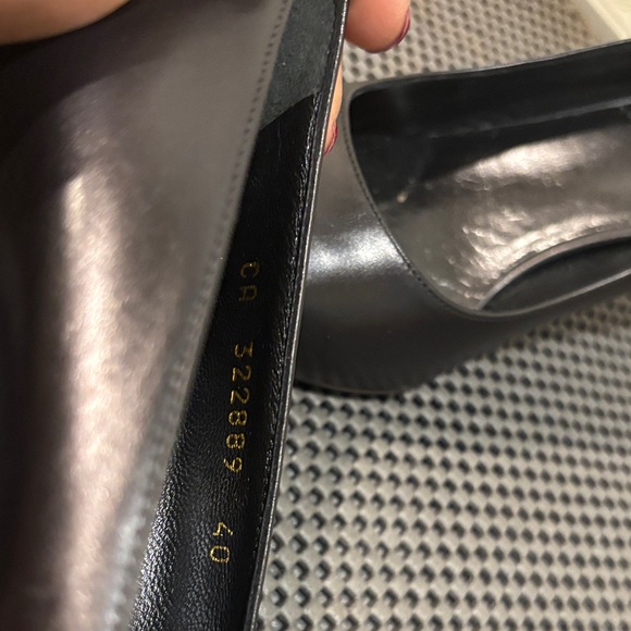 Saint Laurent Classic Black Leather Heels - Picture 4 of 6